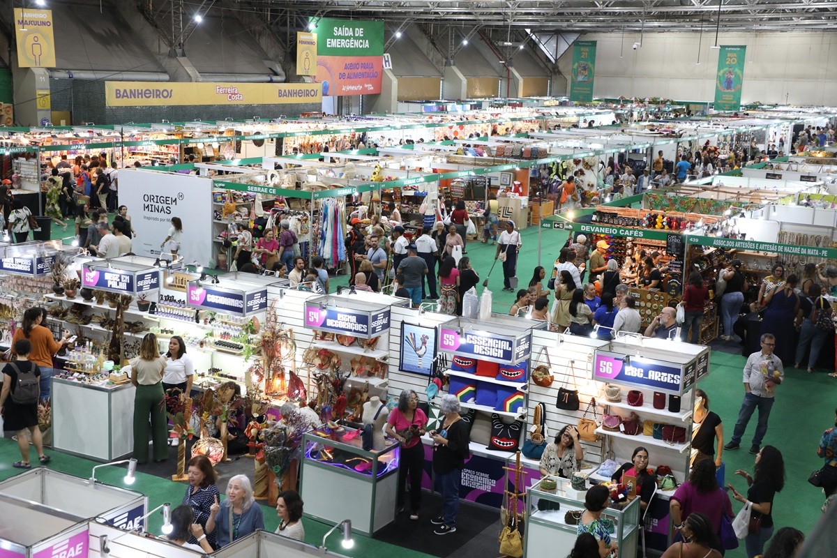Fenearte 2025 tem 700 espaços de vendas, oficinas, desfiles de moda e mais de 70 atrações musicais; veja programação