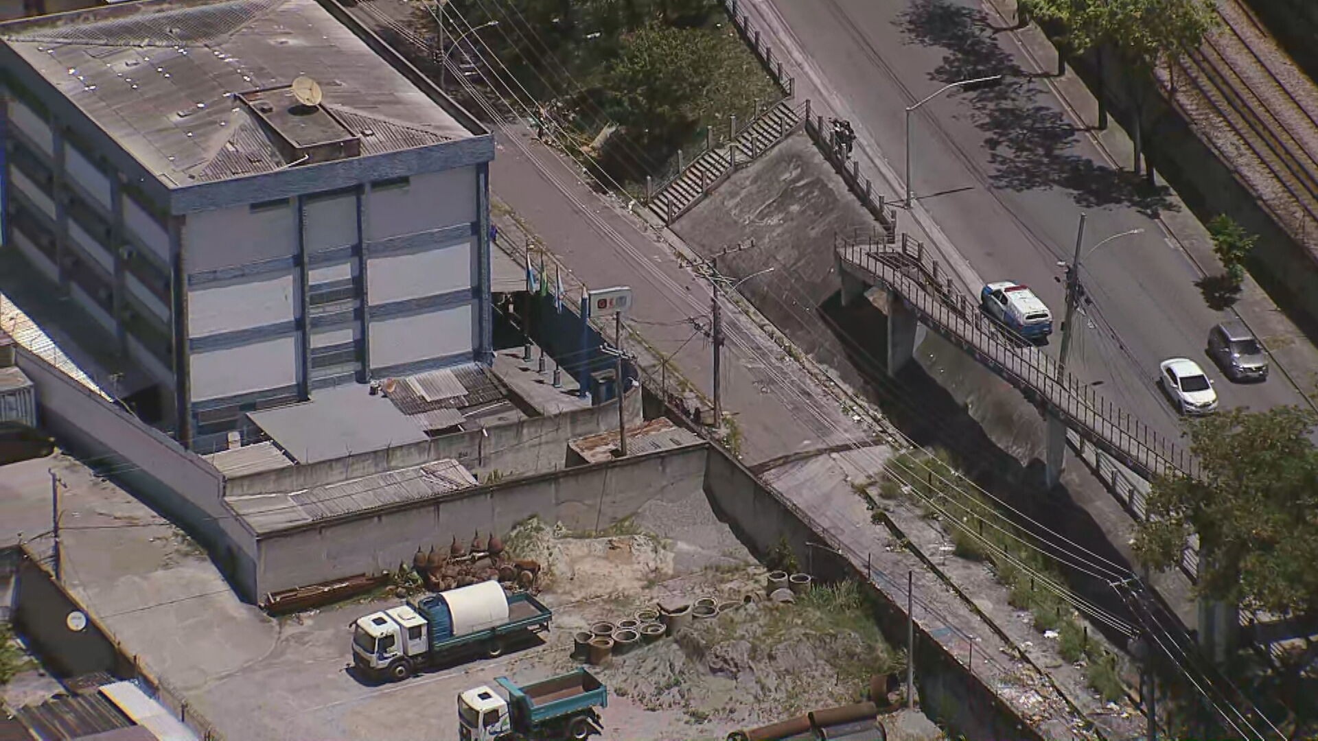 Corpo de mulher é encontrado dentro de escola municipal em Vila Kosmos