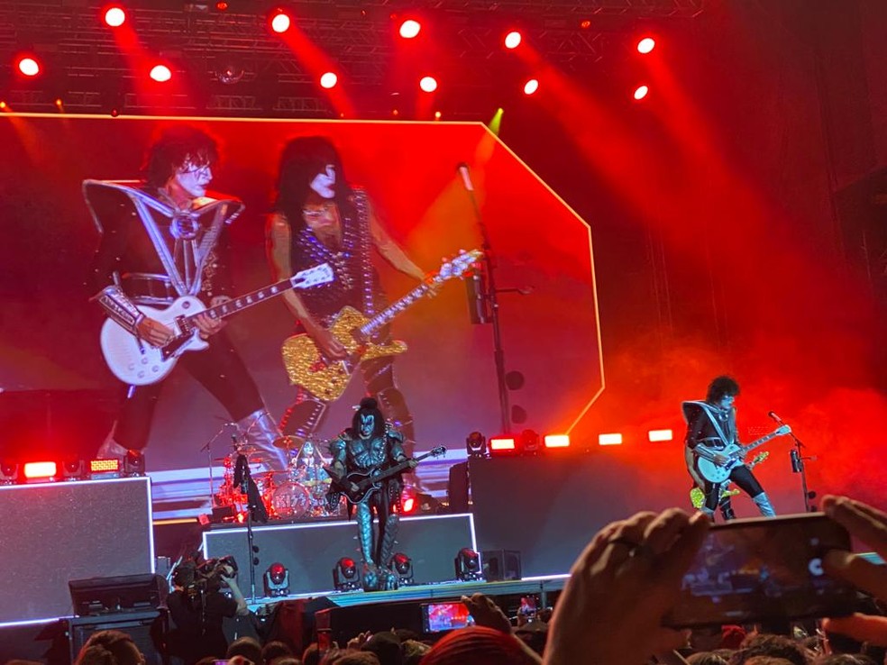 Gene Simmons diz que passou mal por desidratação em show em Manaus