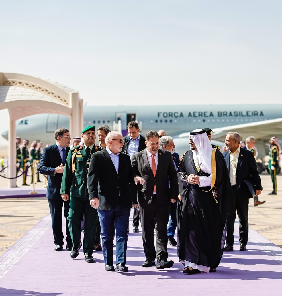 Lula (PT) desembarcou em Riad na manhã de terça-feira (28). — Foto: Ricardo Stuckert/Presidência da República