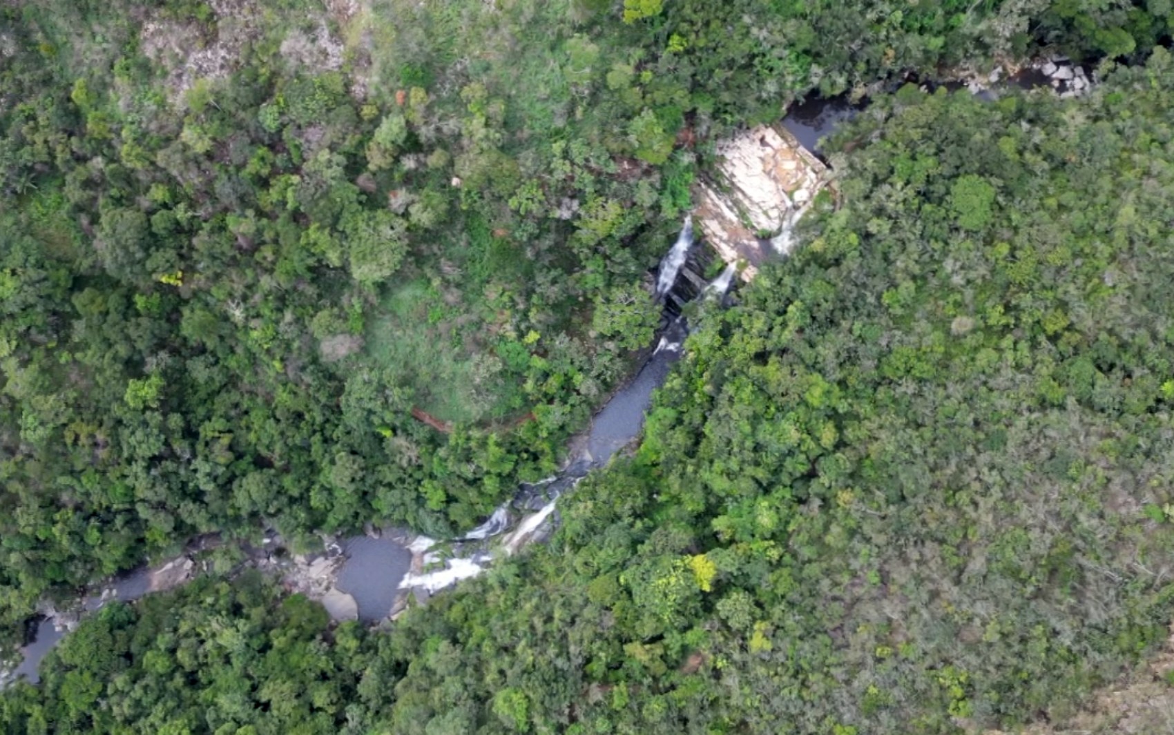 Homem é encontrado morto na entrada do Parque Ecológico do Paredão, em Guapé, MG