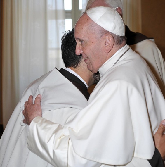 Frei brasileiro que se encontrou com papa Francisco relata experiência de acompanhar nomeação de Leão XIV: 'A Igreja ainda é viva'