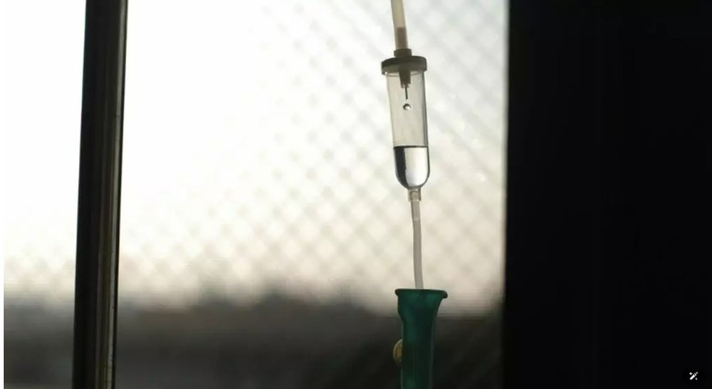 França promulga lei que institui o direito à assistência para morrer