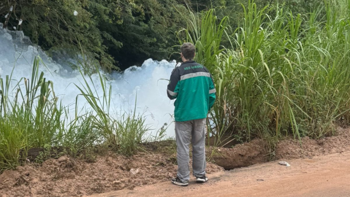 Prefeitura identifica despejo irregular de produto químico em córrego de Itupeva