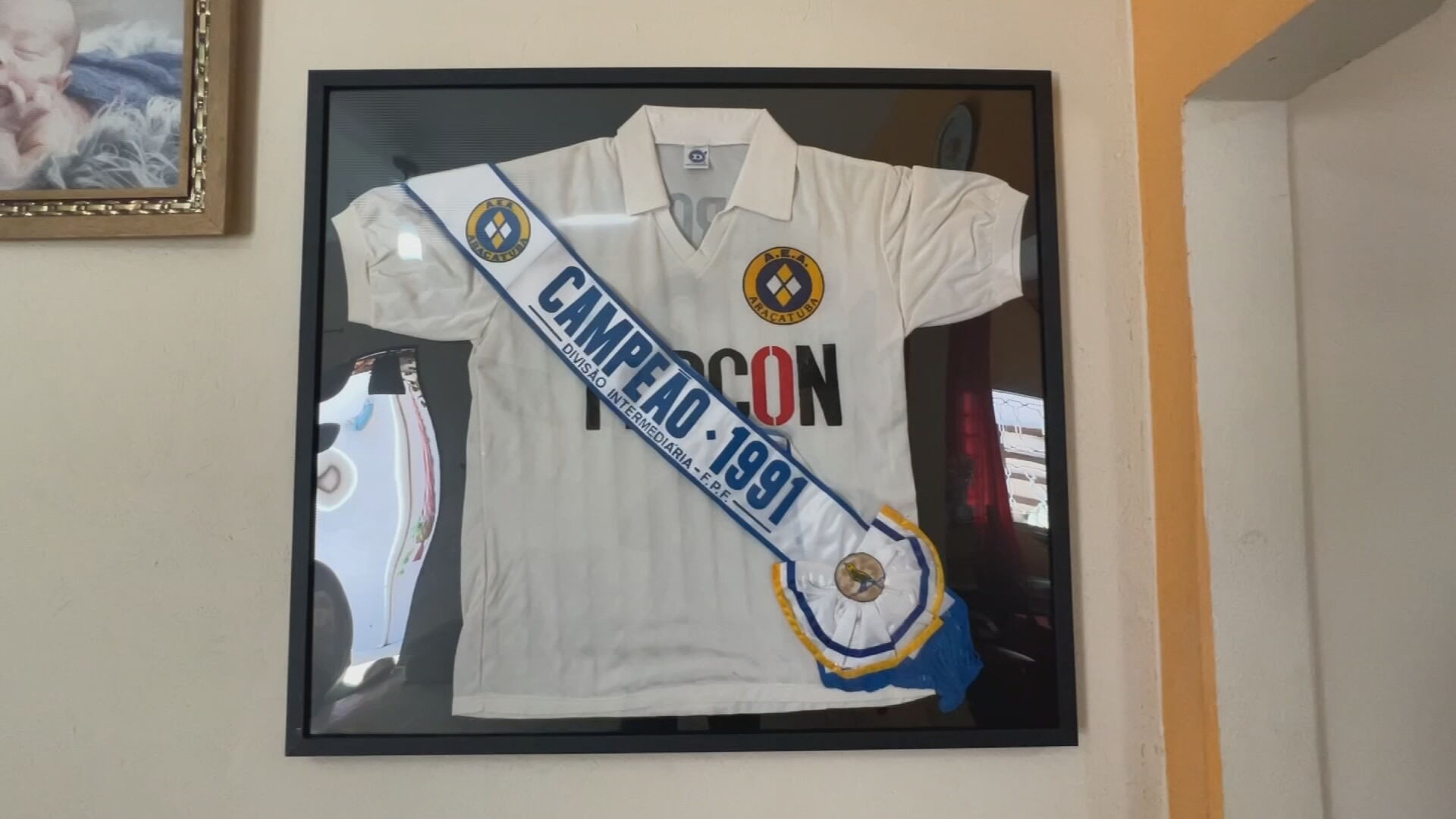 Paixão por camisas de futebol alimenta coleções de relíquias em Araçatuba: 'Vale ouro'