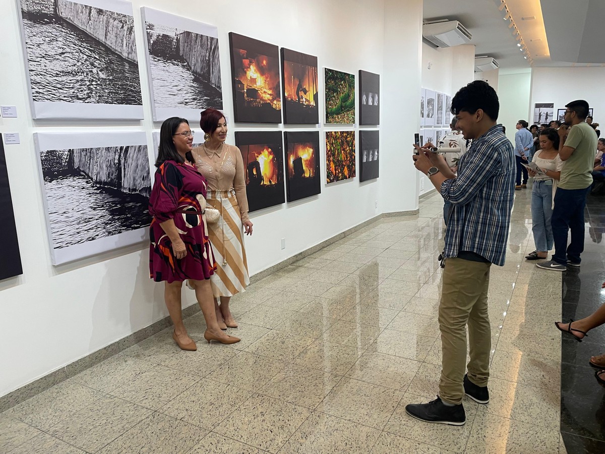 Mostra de fotografia 'Olhar o tempo de novo' traz obras sobre intervenções do tempo no ICBEU Manaus