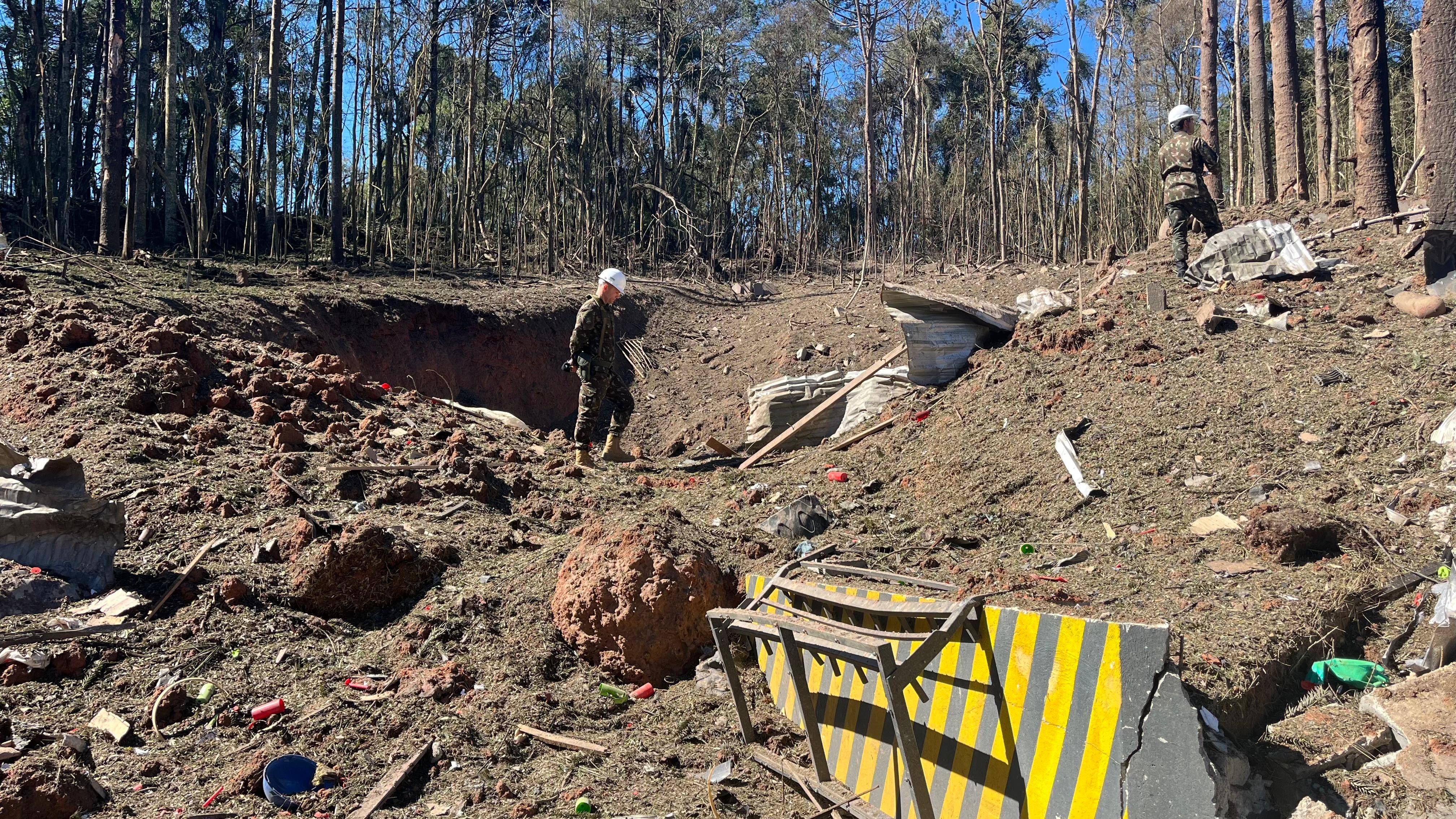 Após nove dias, polícias concluem identificação oficial das vítimas da explosão em fábrica no Paraná