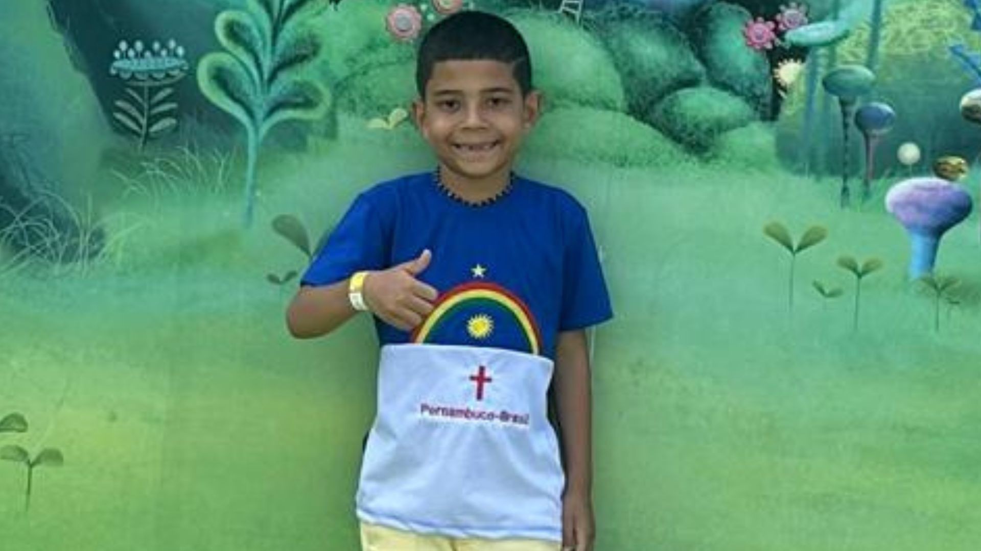 Menino de 8 anos morre com suspeita de meningite bacteriana após passar por três hospitais; família relata negligência