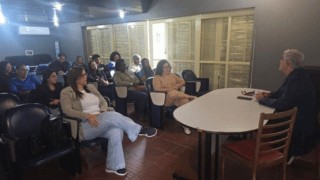 Alunos da Faetec participam de palestra na Froc