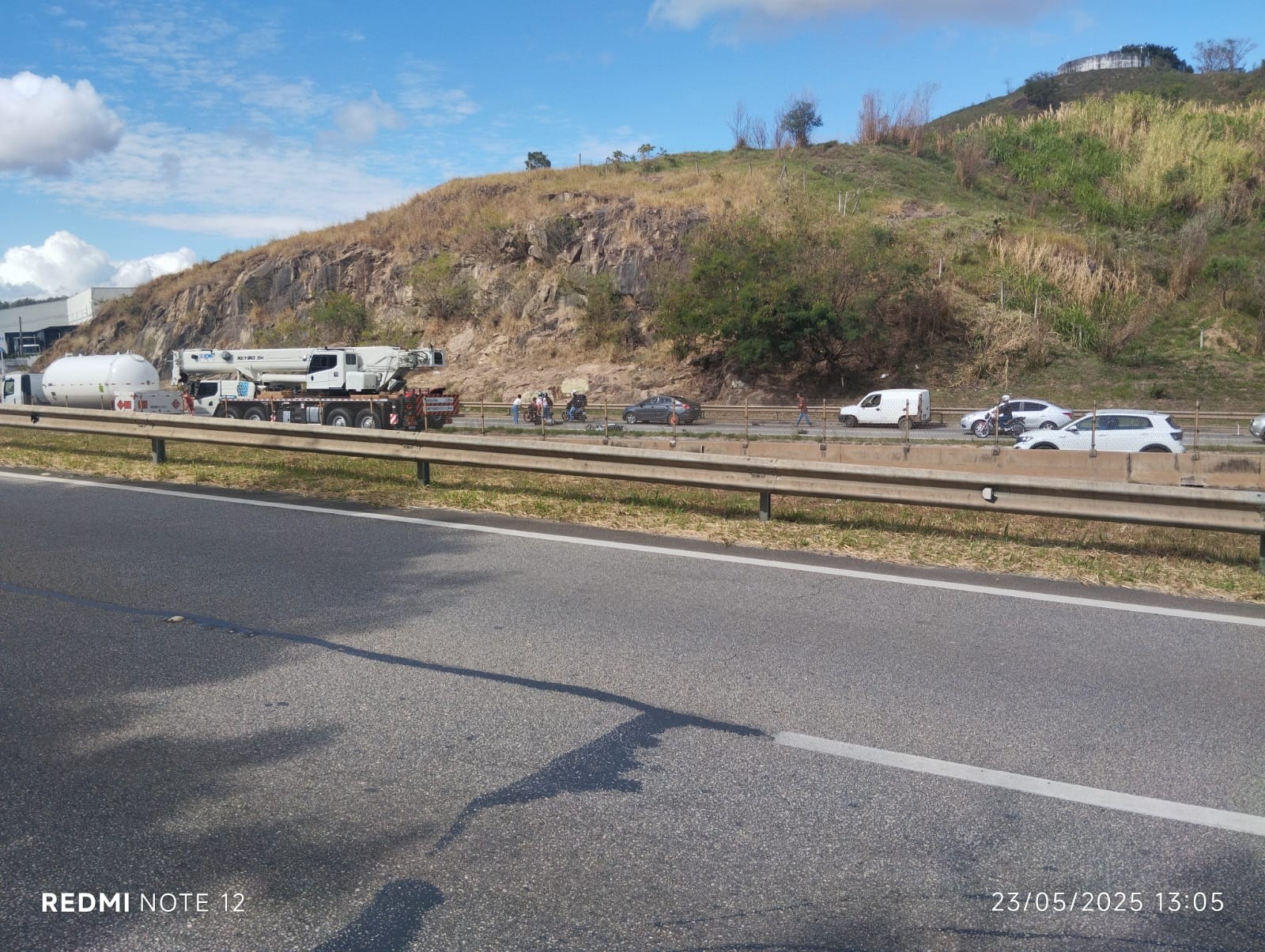 Motociclista fica gravemente ferido ao sofrer acidente em rodovia de Sorocaba