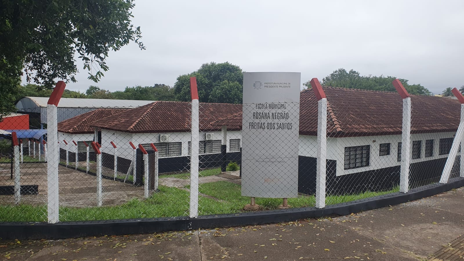 Incêndio causa estragos na Escola Municipal Rosana Negrão Freitas dos Santos, em Pres. Prudente
