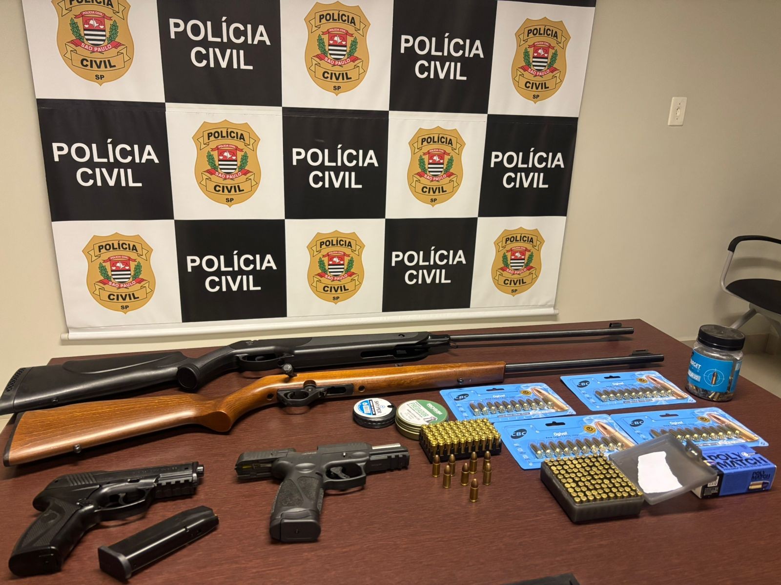 Polícia Civil apreende armas e munições em imóvel de Mairinque 