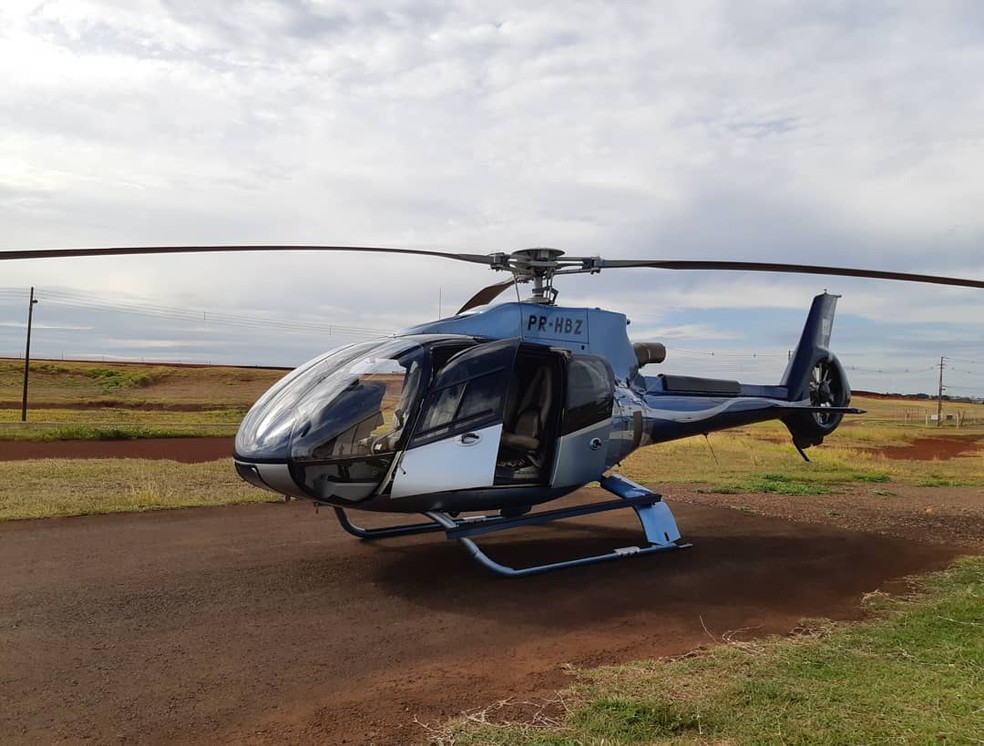 Helicóptero do mesmo modelo do que foi declarado por candidato a prefeito de Joviânia (GO) — Foto: Aeroporto Regional de Maringá/Reprodução