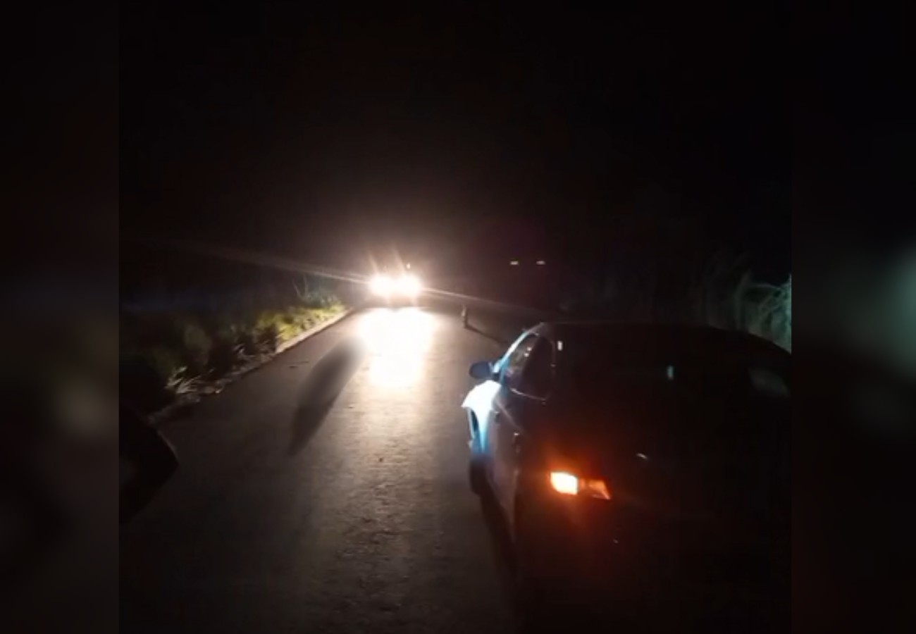 Jovem de 18 anos morre e outra pessoa fica ferida após moto ser atingida na traseira por carro