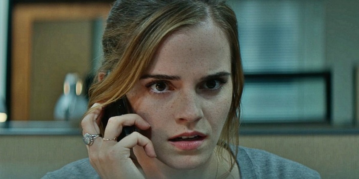 'O Círculo', com Tom Hanks e Emma Watson, é suspense sobre tempos ...