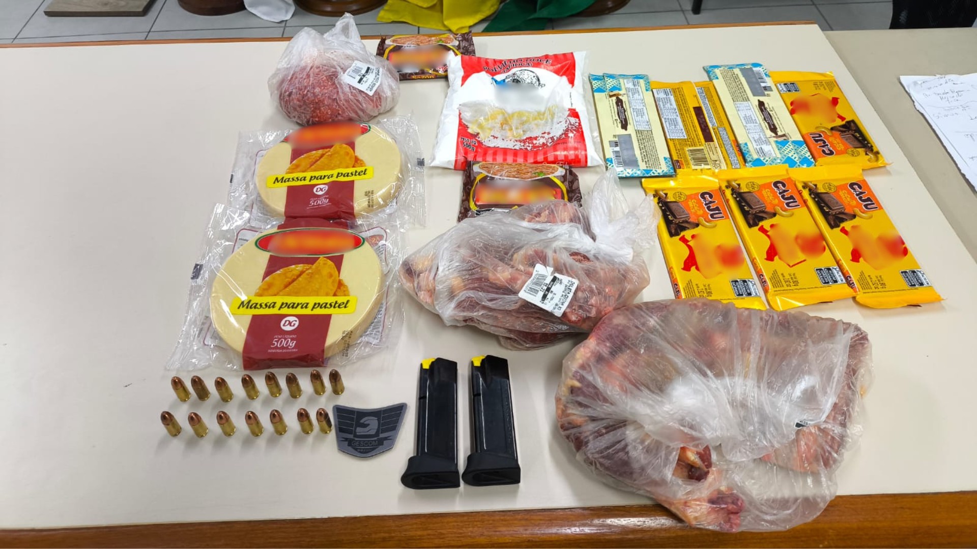 PM da reserva é preso suspeito de tentar sair de supermercado sem pagar 2 kg de carne, chocolates, polvilho e outros produtos no RS