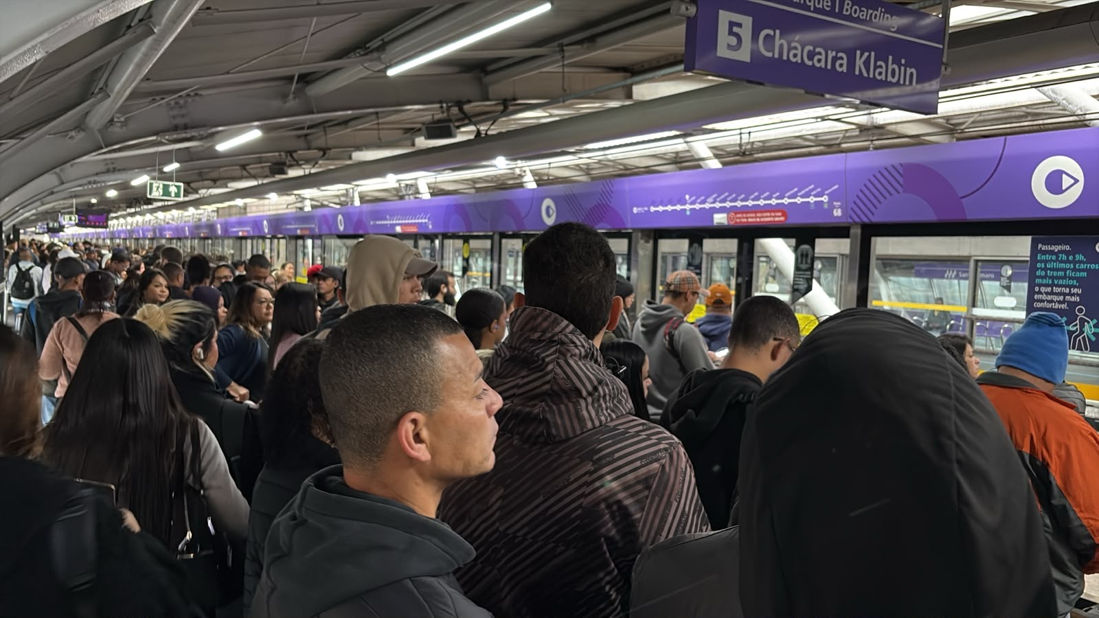 Linha 5-Lilás opera com maiores intervalos nesta quinta após falhas em equipamentos de via, pelo 2° dia seguido
