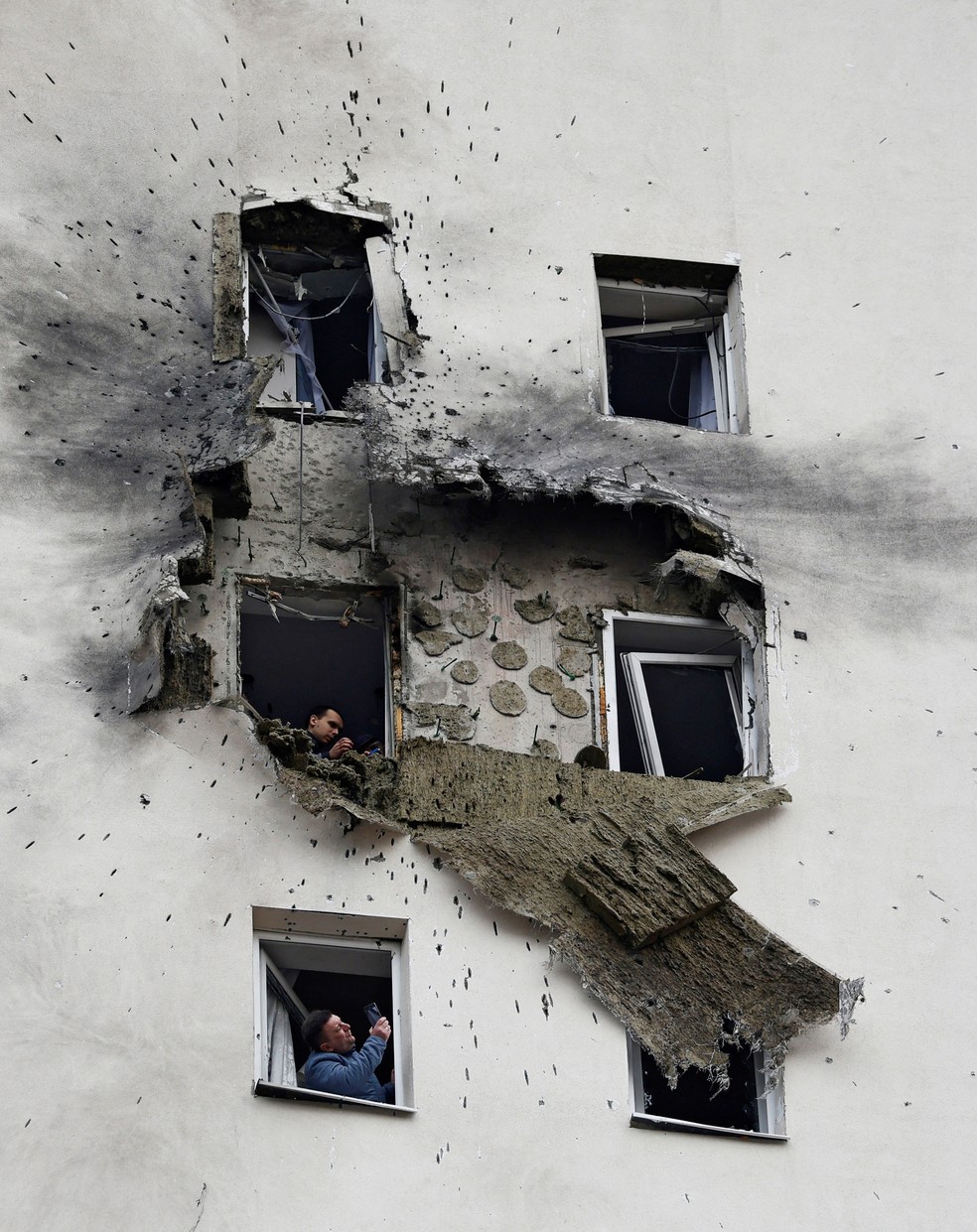 Rússia x Ucrânia: imagem mostra prédio residencial danificado durante ataque de drone ucraniano em Vidnoye, na região de Moscou, em 11 de março de 2025. — Foto: Reuters/Stringer