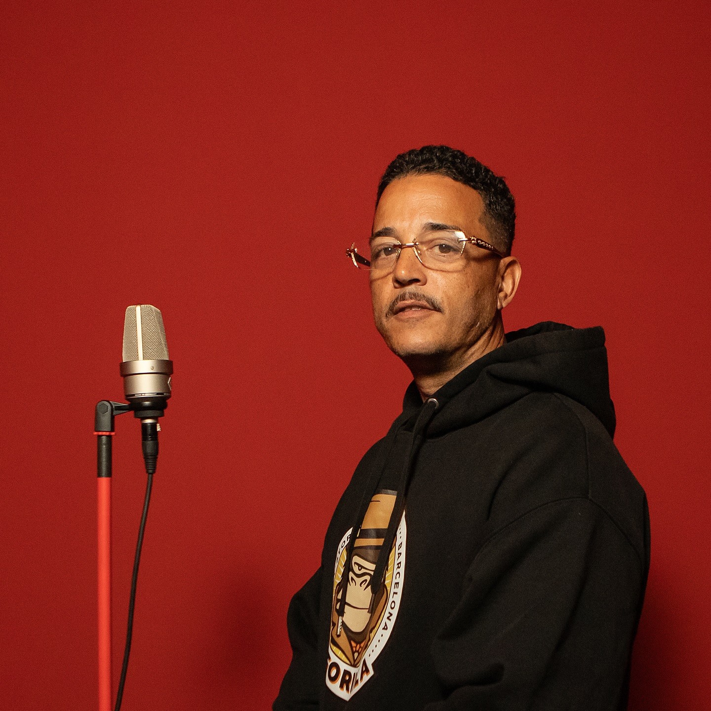 Voz resiliente do rap, Akira Presidente contabiliza vitórias e derrotas entre o boombap e o trap do álbum ‘Big fa7her’