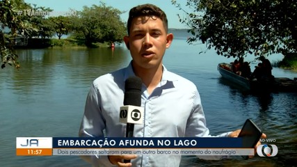 Pescadores trocam de embarcação para escapar de naufrágio no lago de Palmas