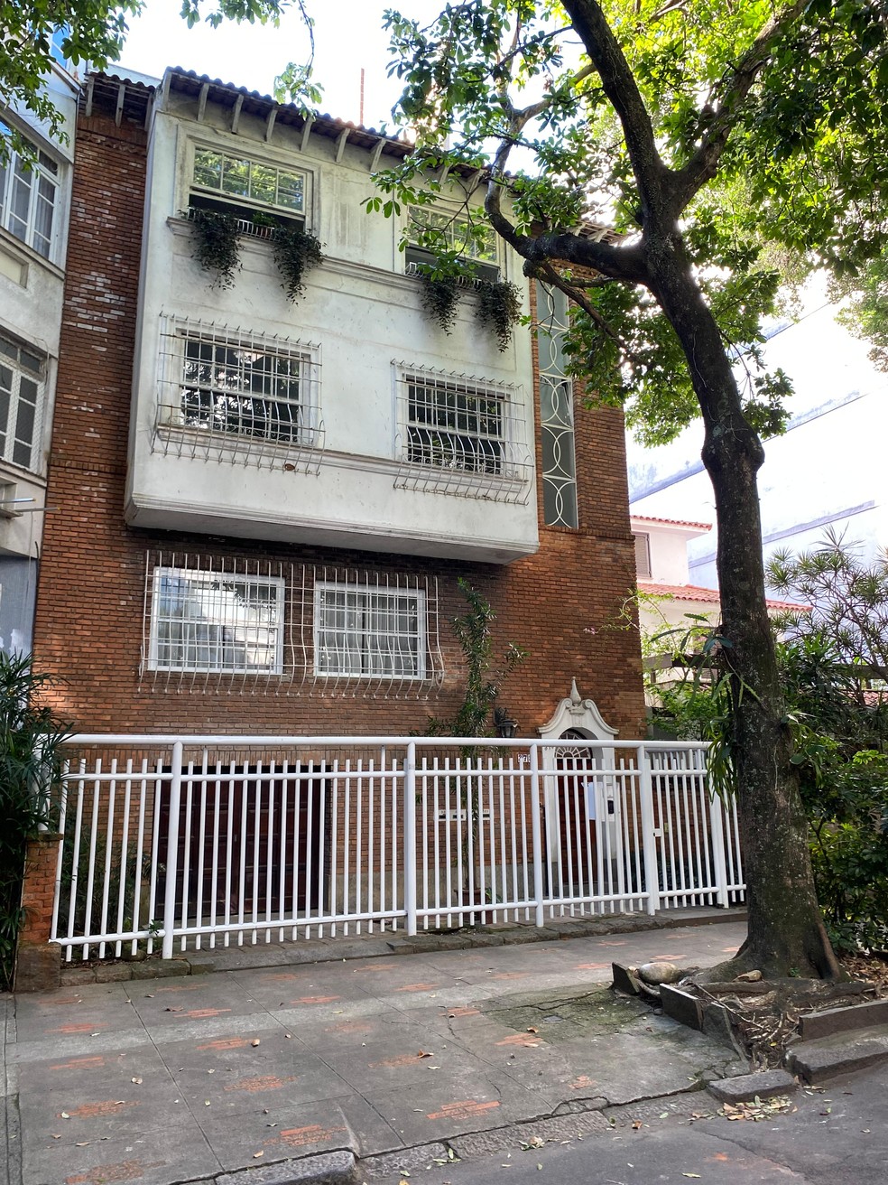 Prédio na Rua Nascimento Silva onde morou Renato Russo — Foto: Divulgação/Jefferson Joviano