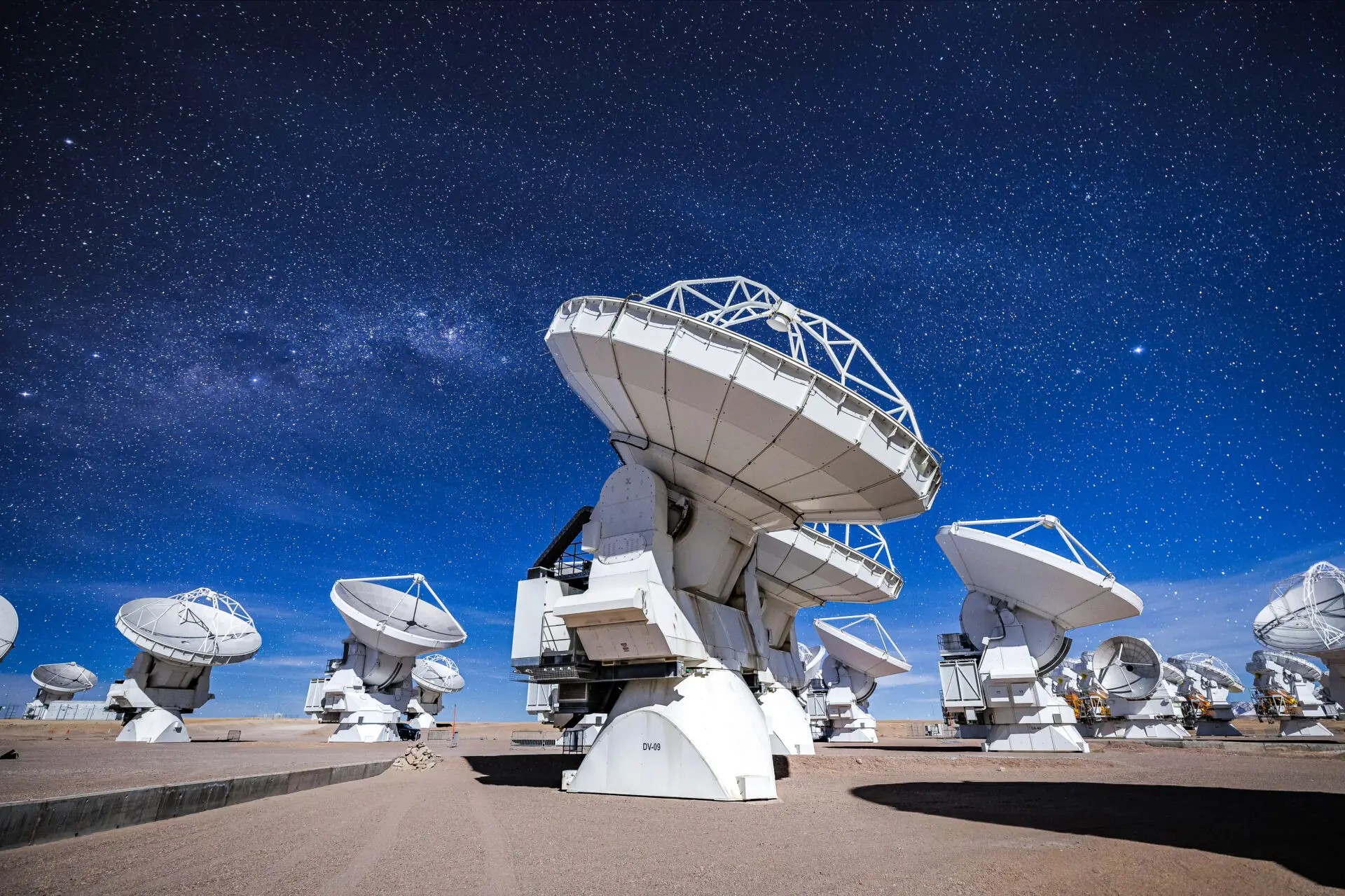 Sinais de vida alienígena podem estar escondidos em faixa de rádio pouco explorada; entenda
