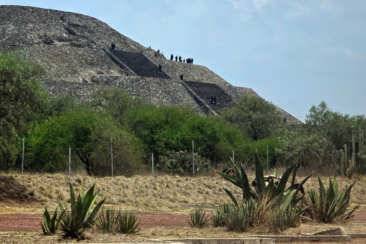 Ataque a tiros em complexo de pirâmides perto da Cidade do México deixa turista canadense morta