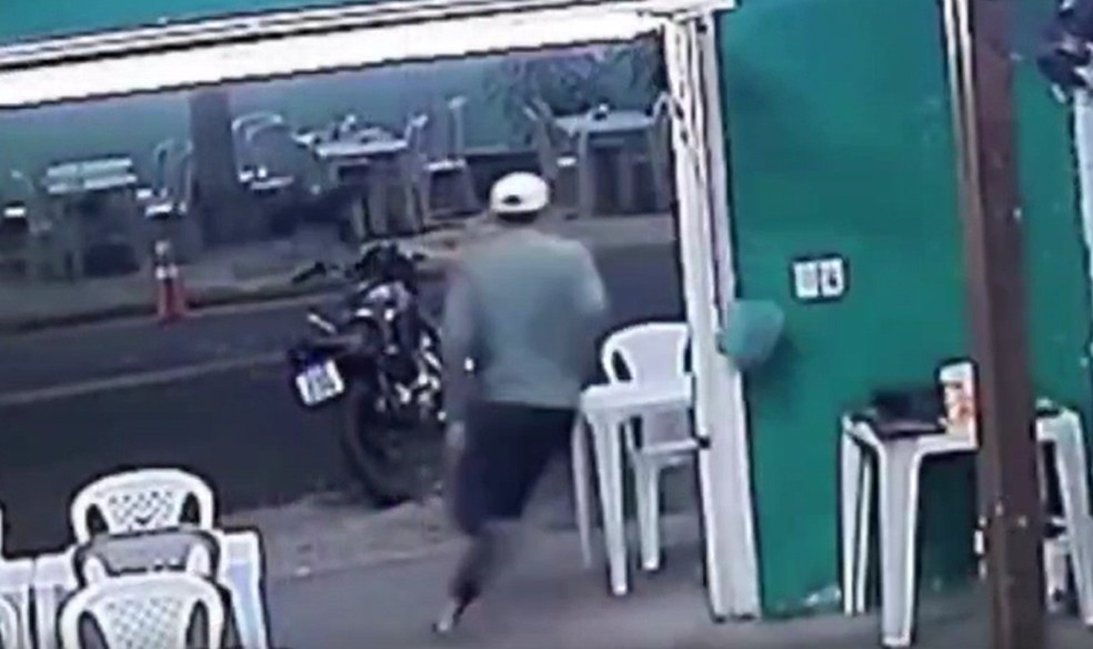 Após o crime, o suspeito de 25 anos, mas foi preso horas depois. — Foto: Reprodução
