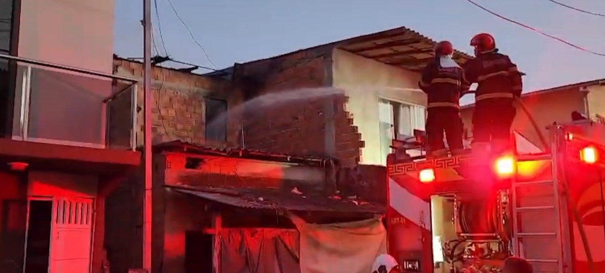 Incêndio atinge casa em Ananindeua e assusta moradores
