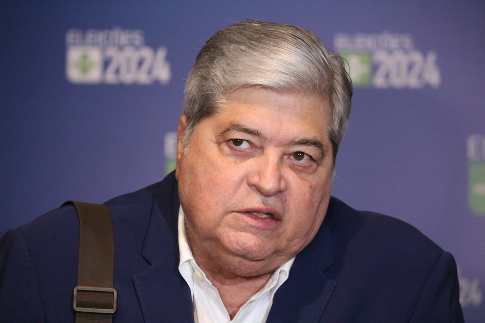 O apresentador José Luiz Datena (PSDB) durante entrevista coletiva dos candidatos à prefeitura de São Paulo antes do debate promovido pela TV Cultura, no auditório do Teatro B32, no bairro do Itaim Bibi, zona sul da capital paulista, na noite do domingo, 15 de setembro de 2024.  — Foto: FELIPE MARQUES/ZIMEL PRESS/ESTADÃO CONTEÚDO