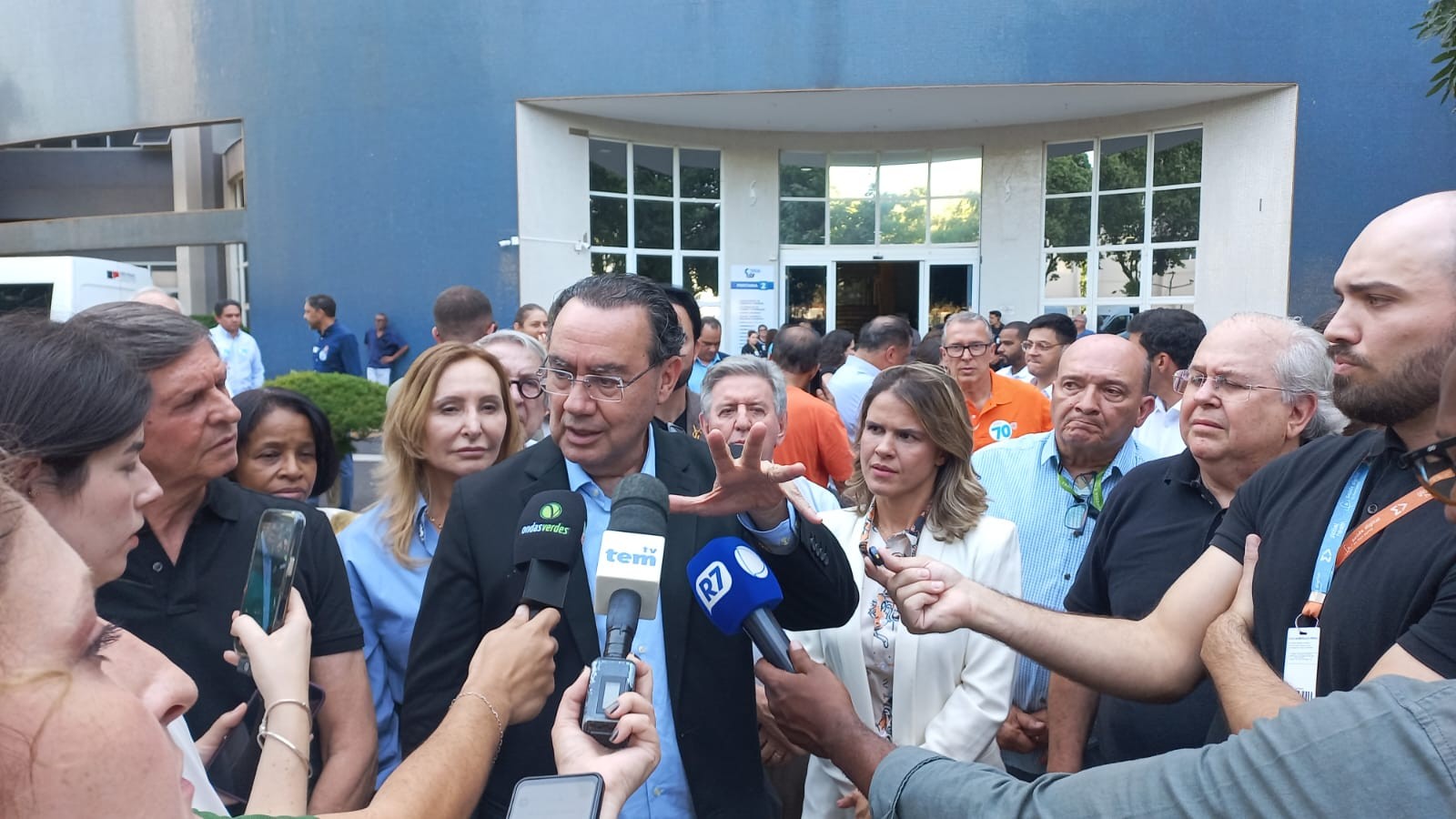 Augusto Cury diz que espera chegar ao 2º turno e afirma que já escolheu Lula como adversário em visita ao interior de SP