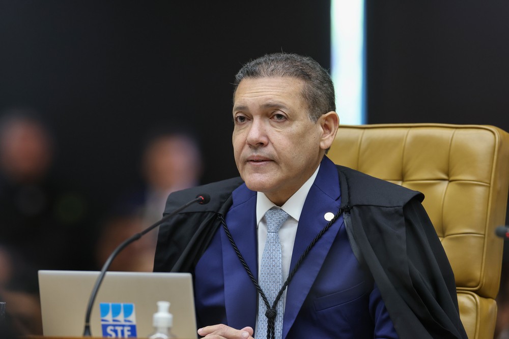 Senador Alessandro Vieira pede impeachment de ministro do STF por suposto crime de responsabilidade
