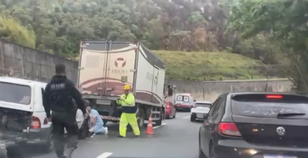 Homem morre em acidente na rodovia Mogi-Dutra