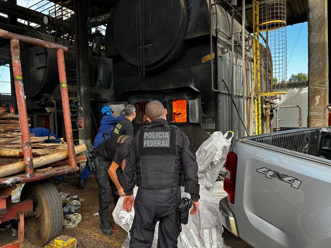 Após apreensão em rodovia, PF incinera 1,5 tonelada de maconha em Bauru
