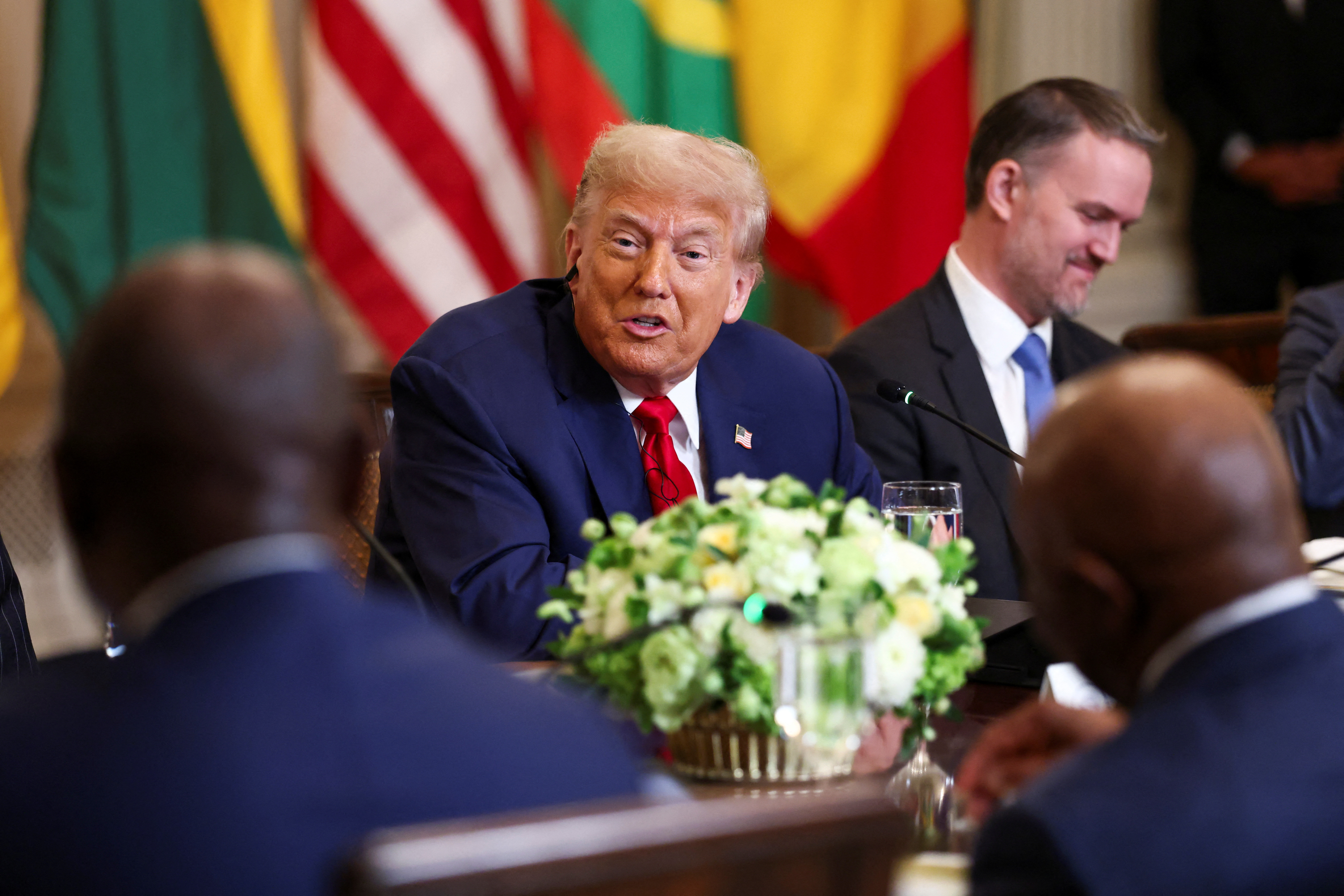 Trump comete gafe e elogia inglês do presidente da Libéria, que tem o idioma como língua oficial