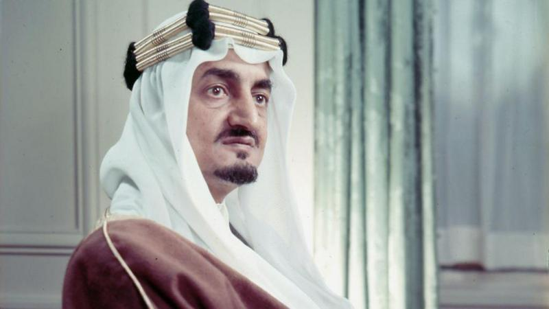 O rei que morreu quando ia beijar seu sobrinho, em crime que abalou a Arábia Saudita há 50 anos