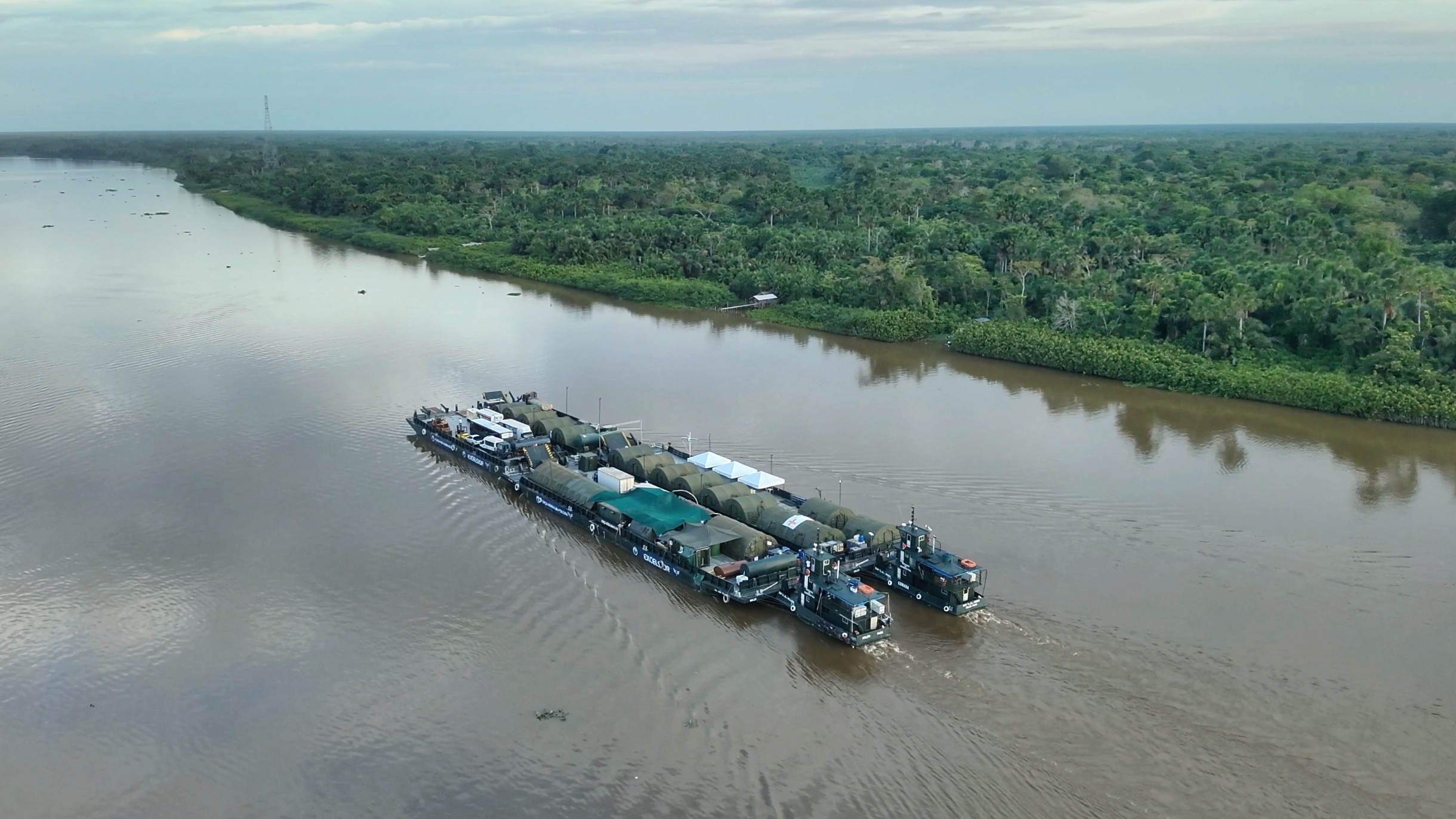 Hospital da FAB montado em flutuante na Amazônia atende mais de 37 mil pessoas