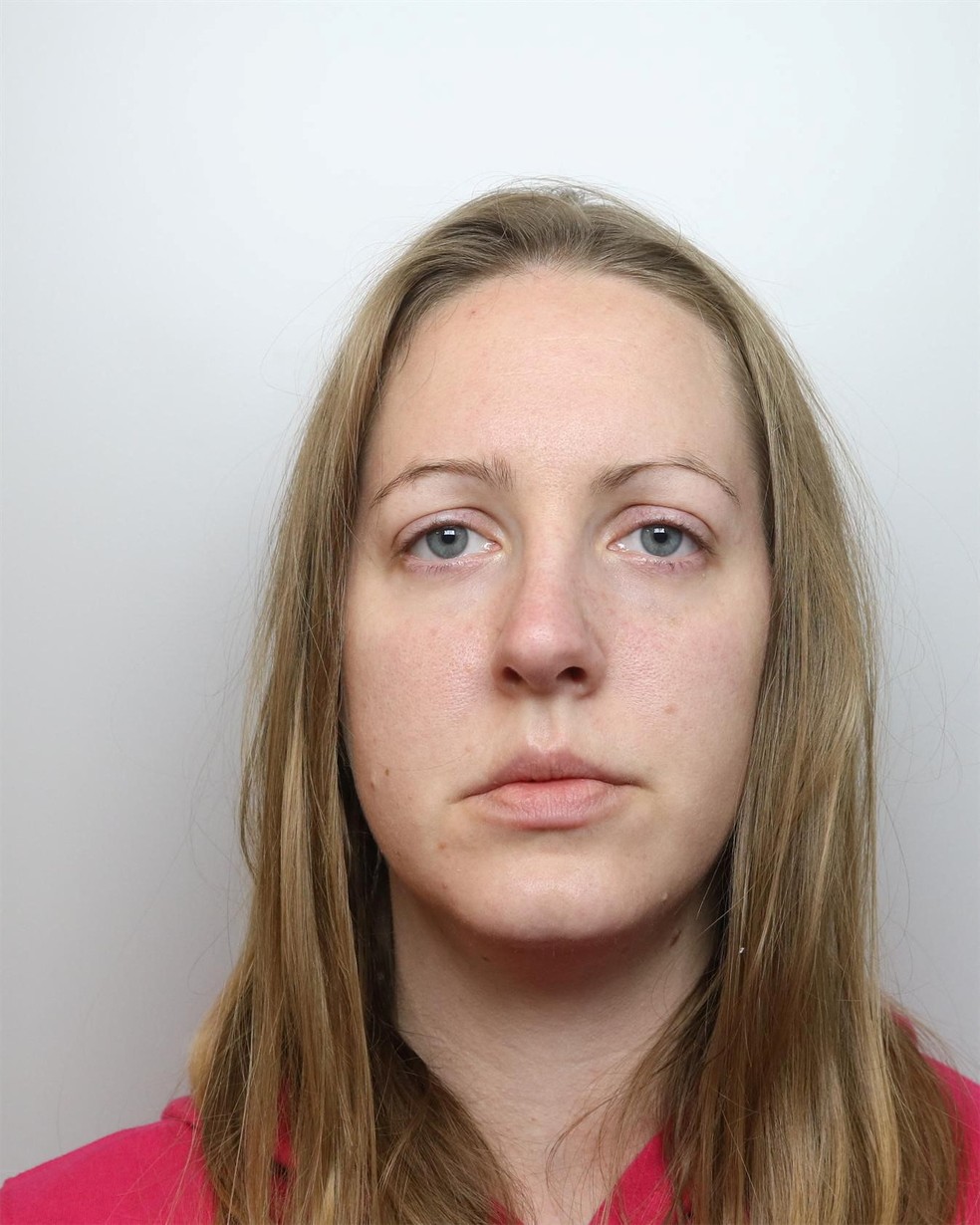 Lucy Letby, enfermeira acusada pelo assassinato de 7 bebês, em foto de fundo branco — Foto: Cheshire Constabulary/Reprodução via REUTERS