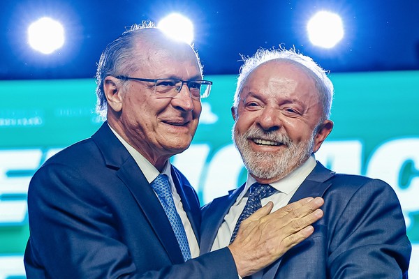 Lula se despide de ministros y confirma Alckmin como candidato a vice
