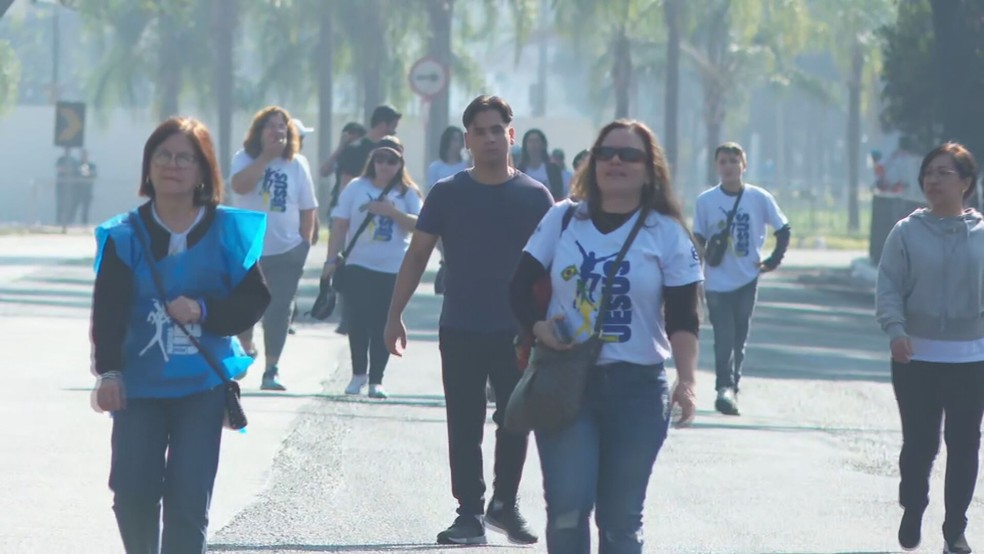 Público chegando para participar da 31ª edição da Marcha Para Jesus  — Foto: Reprodução/ TV Globo