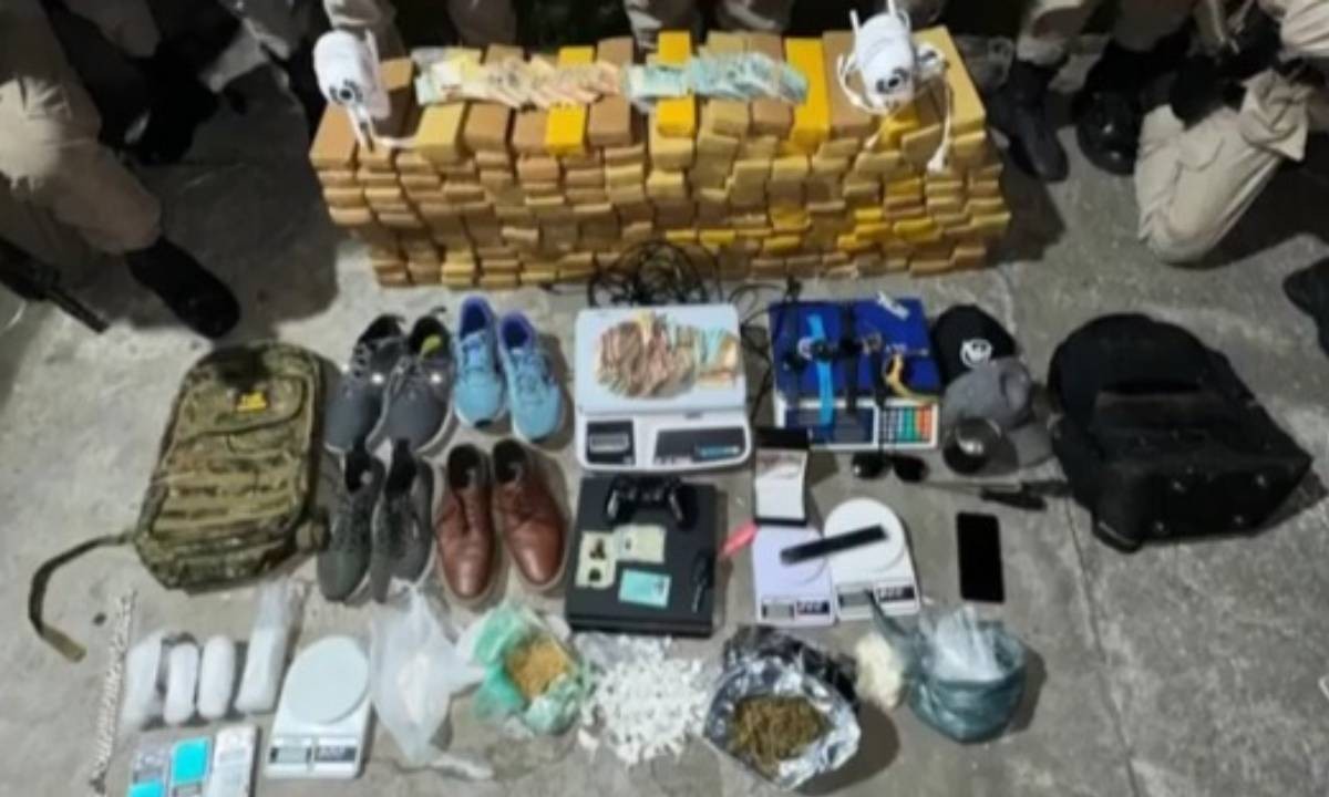 Homem é preso após ser flagrado com quase 200 kg de drogas e tentar subornar policiais na Bahia