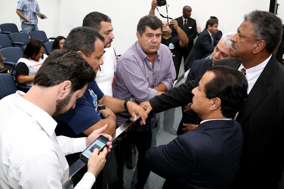 Sob pressão, Assembleia Legislativa de MS aprova reajuste de 3,04% para ...