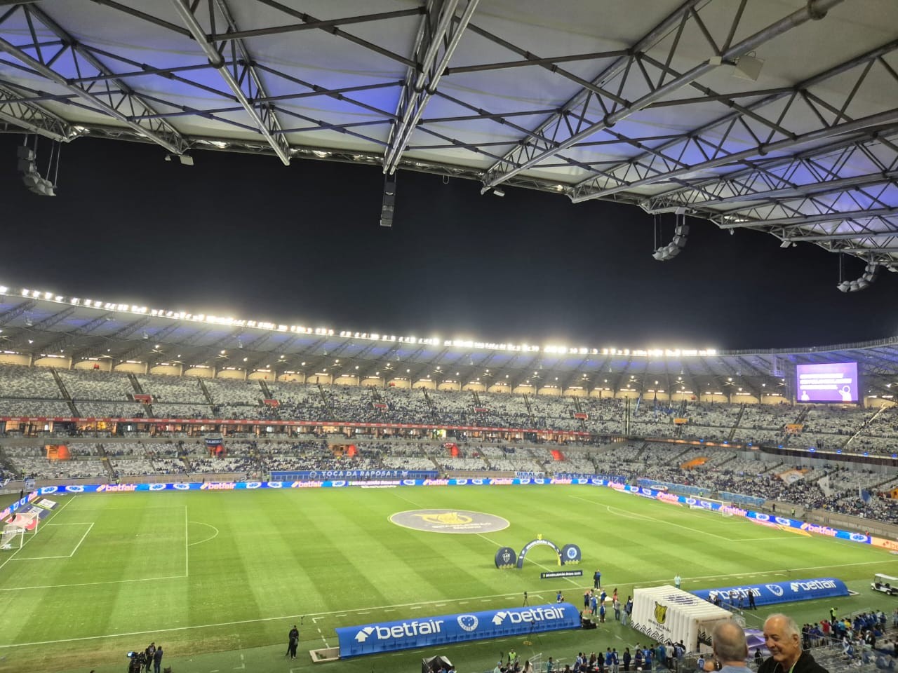 Torcedores são presos após briga entre cinco cruzeirenses e um atleticano antes do clássico