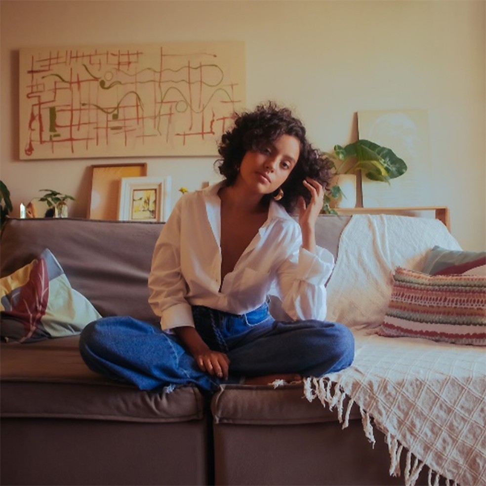 Capa do álbum ‘Meu canto’, de Luiza Dutra — Foto: Vikki Dessaune