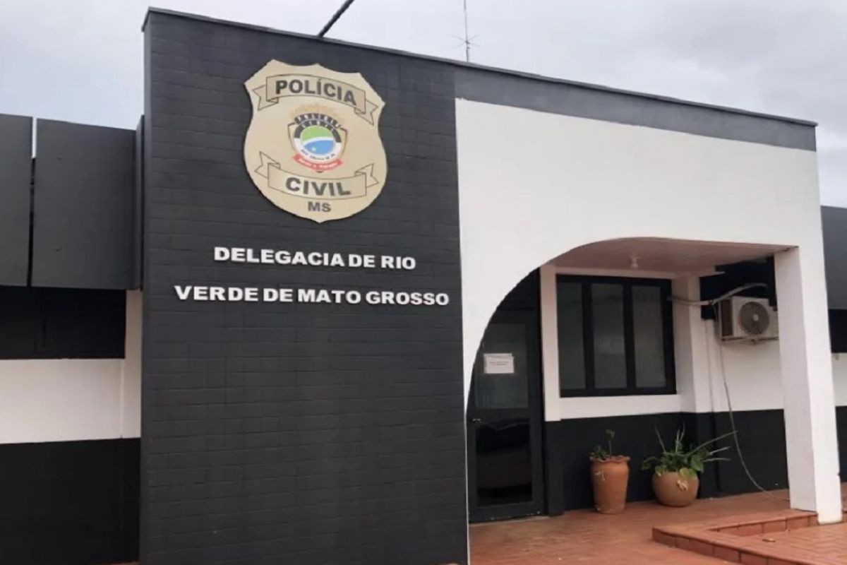 Homem descumpre medida protetiva e tenta matar ex-companheira com golpes de canivete em MS