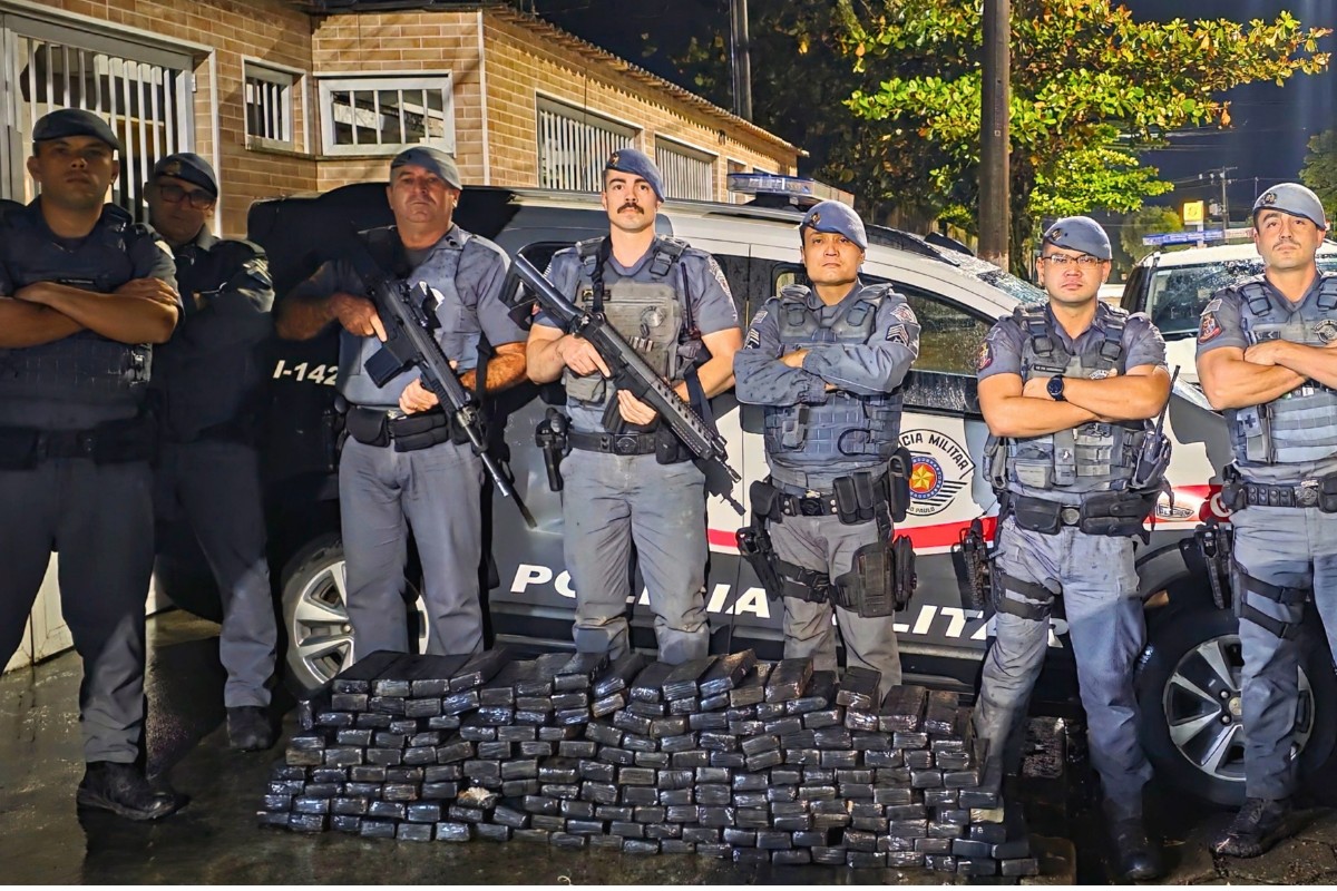 Mulher é presa com 150 kg de maconha na rodovia Régis Bittencourt, em SP