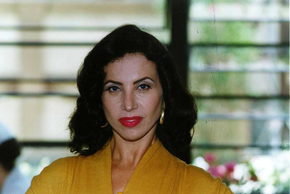 Claudia Alencar durante gravações da novela 'Esplendor', de 2000 — Foto: Jorge Baumann/TV Globo