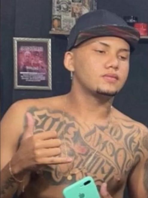 Barbeiro é morto a tiros enquanto cortava cabelo; suspeito do crime é ex de namorada