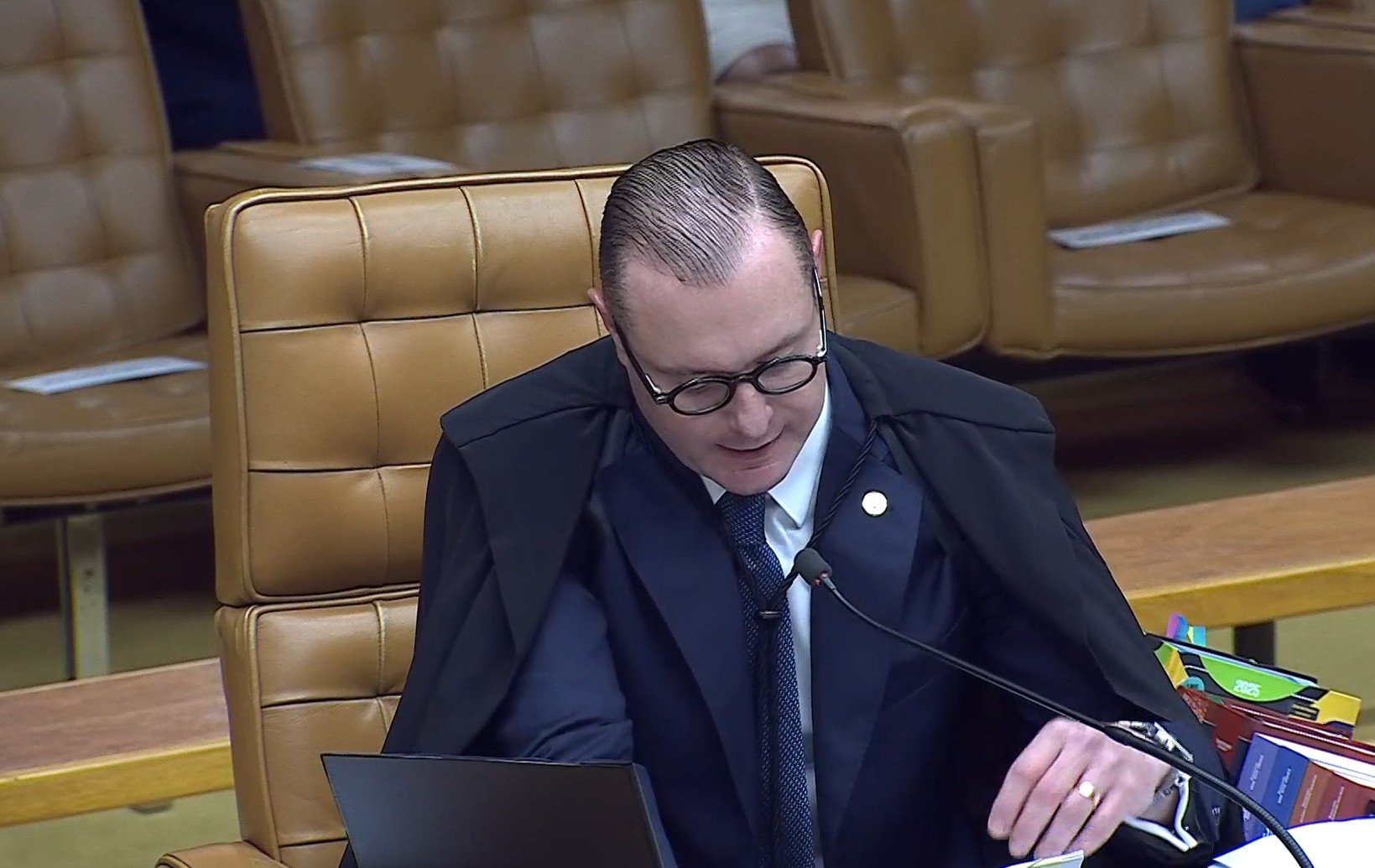 Ministros do STF debatem hipótese de manter governador interino até outubro e unificar eleições