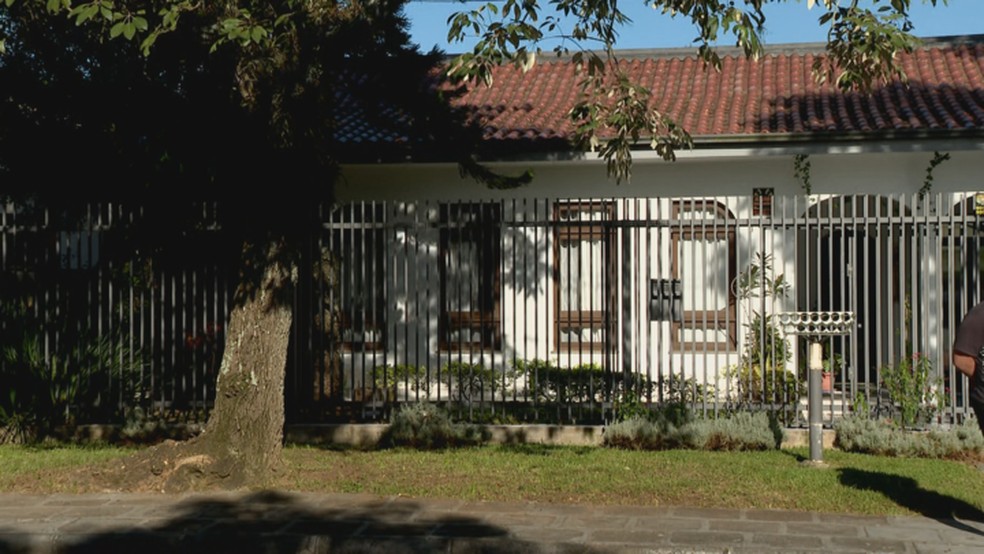 Jornalista foi encontrado morto dentro da própria casa — Foto: RPC